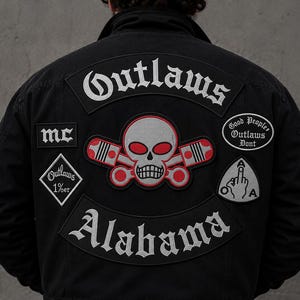 Ensemble complet d'écussons dorsaux brodés Outlaws MC Alabama Skull and Pistons pour gilet de motard