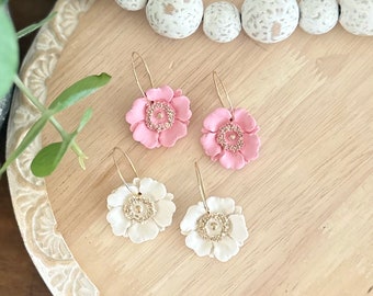 Flower Hoop Earrings / Flower Clay Earrings / Clay Earrings / Floral Earrings / Classy Earrings / Floral Earrings / Evening Earrings / Hoops