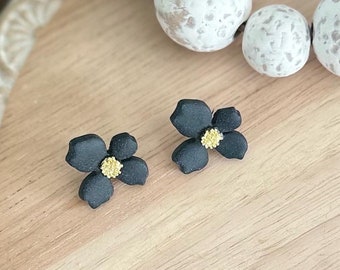 Flower Stud Earrings / Flower Clay Earrings / Clay Earrings / Floral Earrings / Classy Earrings / Floral Post Earrings / Evening Earrings