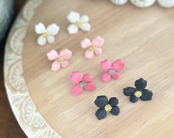 Flower Stud Earrings / Flower Clay Earrings / Clay Earrings / Floral Earrings / Classy Earrings / Floral Post Earrings / Evening Earrings
