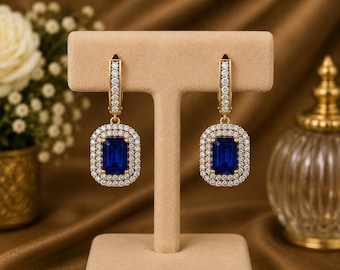 Pendientes de aro de oro amarillo de 14 quilates con diamantes y zafiros / Pendientes colgantes con halo de talla esmeralda