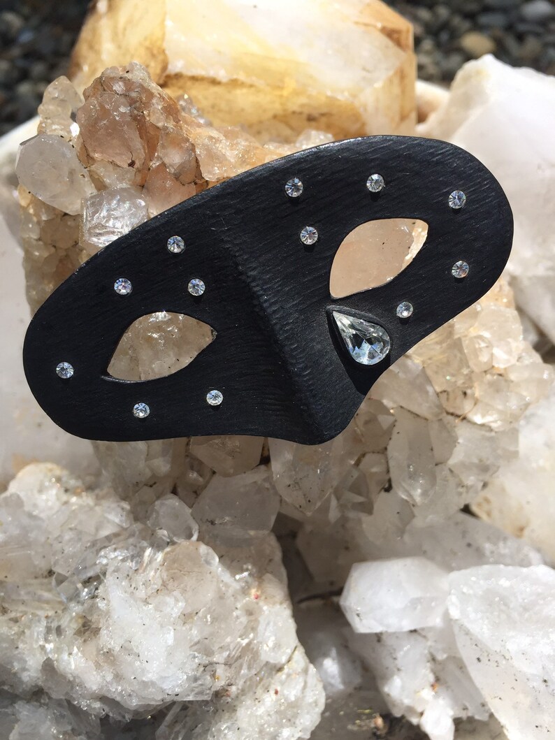 MASQUERADE MASK BROOCH Vintage Metal and Rhinestones