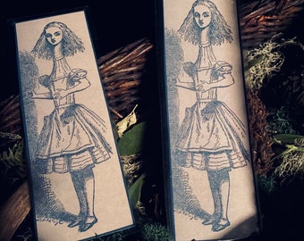 Marcapáginas de Alicia en el país de las maravillas hecho a mano - Laminado