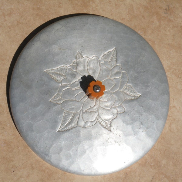 Wrought Farberware Lid, Bakelite Knob, Vintage Hammered Aluminum Lid, Bakelite Handle