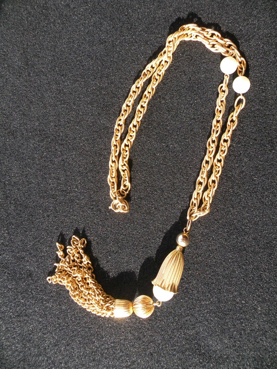 Vintage Tassel Necklace, Golden Chain and Faux Pe… - image 3