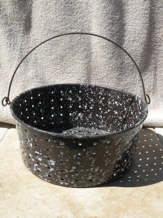 Vintage Graniteware Colander Strainer Cooking Utensils & Gadgets