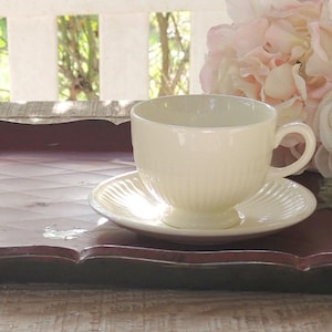 Set of 4 Cream Wedgwood EDME Tea Cups and Saucers – Madame de la Maison