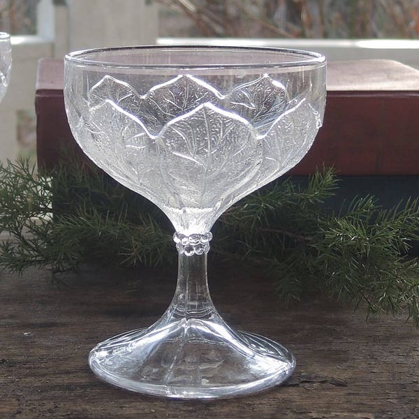 Set of 2 Cambridge Arcadia Leaf Pattern Clear Champagne Glasses Sherbet Bowls Goblets