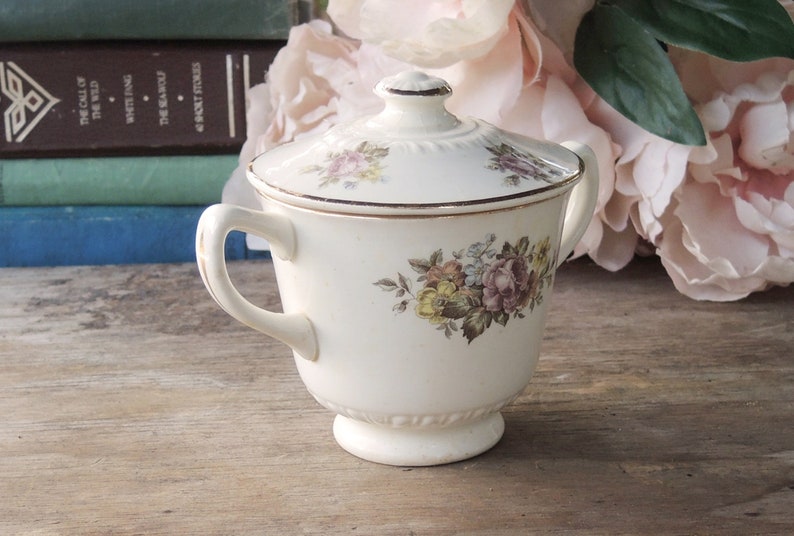 Cunningham and Pickett Stratford White Floral Covered Sugar Bowl Ca. 1940s AS IS image 2