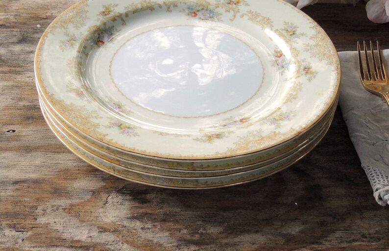 ON SALE Noritake Dinner Plates Set of 4 Vintage Dinner Plates Hand Painted Green M Wreath Morimura Brothers