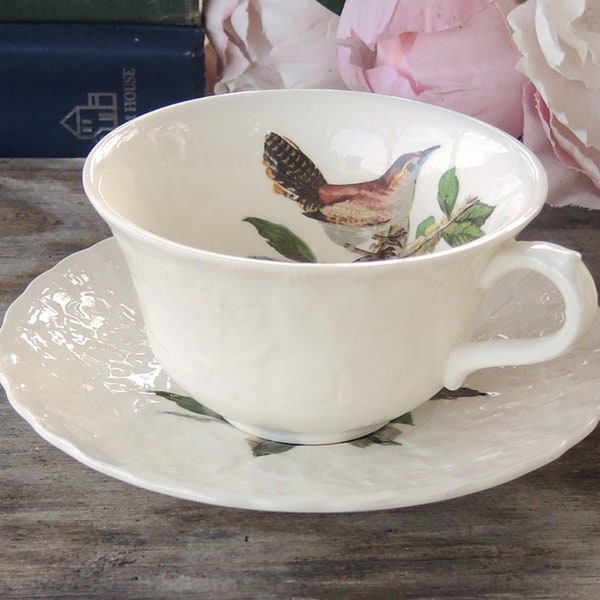 Alfred Meakin Birds of America Tea Cup Set Audubon Series Bewick's Wren Tea Cup Saucer Set Ca. 1950's Thryomanes Bewicki Plate #18