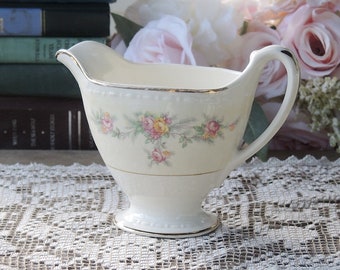 Homer Laughlin Eggshell Georgian Floral Creamer L54 N5 "AS IS" Ca. 1954