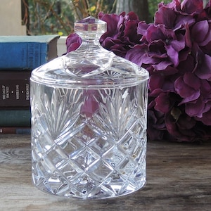 Set Of 3 Clear Glass Modern Apothecary Party Favor Candy Jars With Snap On  Lids 9/13/14
