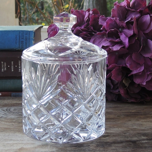 Lead Crystal Biscuit Jar Crosshatch and Fan Cut Pattern Crystal Lidded Candy Jar Cookie Jar 24% Lead Crystal Made in Czech Republic