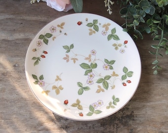 Wedgwood Wild Strawberry 9" Lunch Plate Fine English Bone China Spring Tea Party Bridal Shower Plate Replacement China