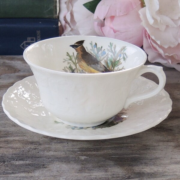 Alfred Meakin Birds of America Tea Cup Set Audubon Series Cedar Bird Tea Cup Saucer Set Ca. 1950's Bombacyllia Carolinensis Plate #43