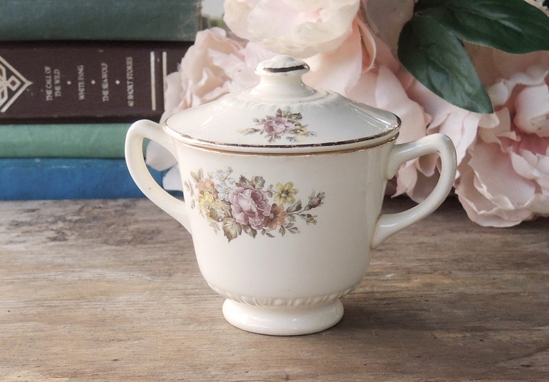 Cunningham and Pickett Stratford White Floral Covered Sugar Bowl Ca. 1940s AS IS image 1