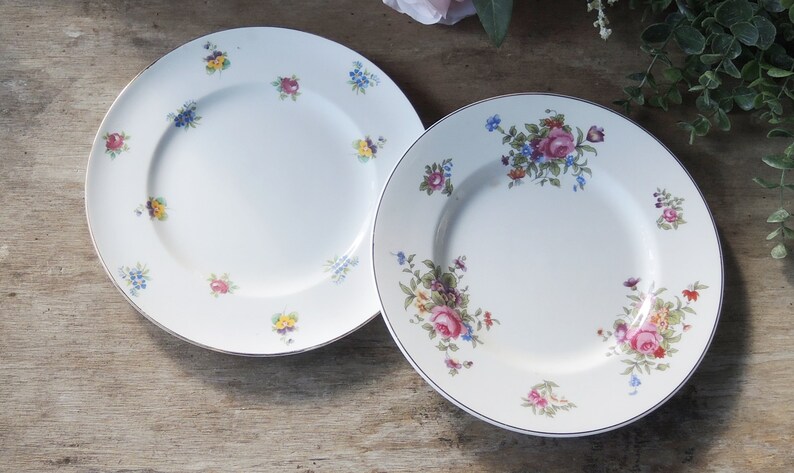 Mismatched Pink Floral Salad Plates Set of 4 English Cottage Style Bright Floral Plates Mix and Match China Bridesmaid Luncheon Bild 4