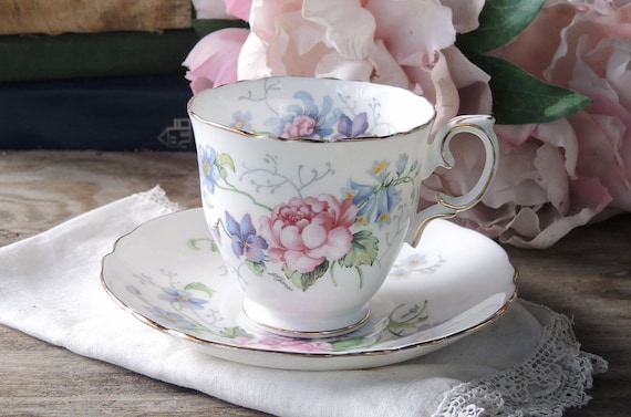 Crown Staffordshire Englands Glory Tea Cup and Saucer Set Crown Staffordshire Englands Glory Tea Cup and Saucer Set