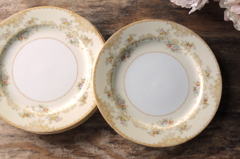 ON SALE Noritake Dinner Plates Set of 4 Vintage Dinner Plates Hand Painted Green M Wreath Morimura Brothers