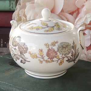 Wedgwood Litchfield Sugar Bowl with Lid, Bone China Cottage Style, Table Decor, English Tea Party China W4156