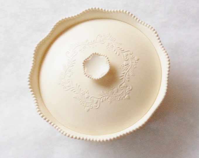 Romantic Here's My Heart Vintage Dusting Powder Box by Etsy