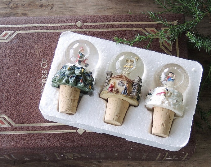 Set of 3 Snow Globe Wine Cork Stoppers in Original Box Holidays
