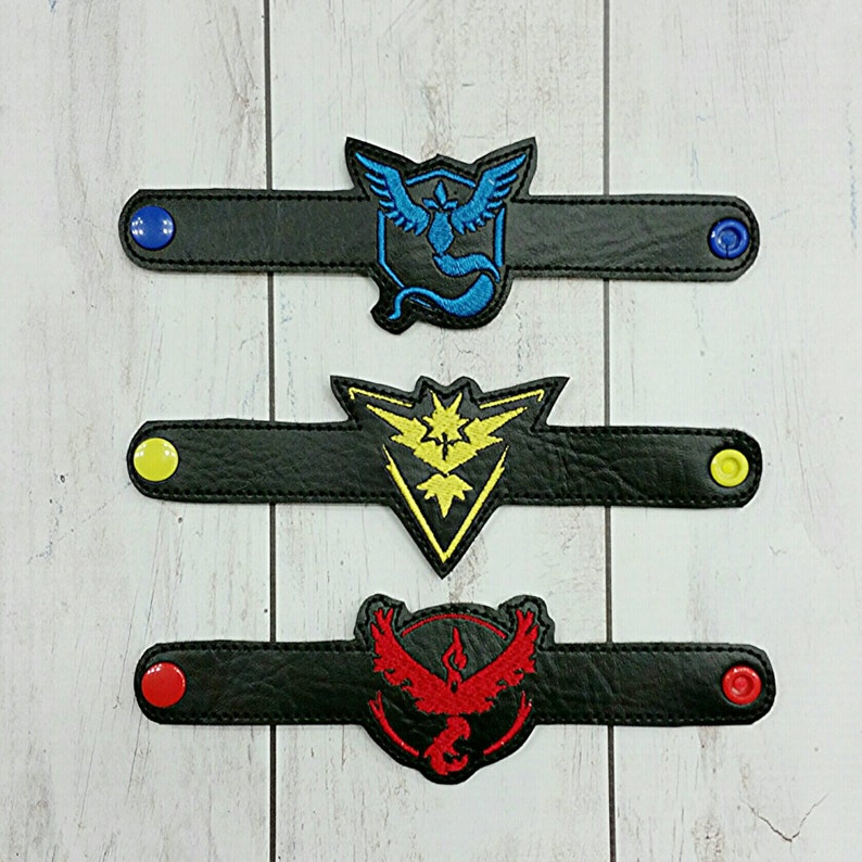 Party Favors Pokemon Go Team Bracelet Blue Red Yellow Gym Pokwmon Team Gift Child Wristband Co Jewelry Bracelets