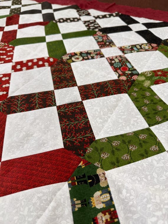 Don't Fence Me In Christmas Quilt | Moda Fabrics | Lap Quilt 57" x 65"