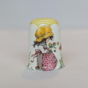 1980s Heirloom Editions Thimble Vintage USA Miniatures Kitchen Decor Shelf Curio Ideas For Display Spring Bonnet Flowers Art Floral Gift