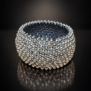 Handvävt silverpärlarmband, styvt statement-armband, smycken för högtider och fester