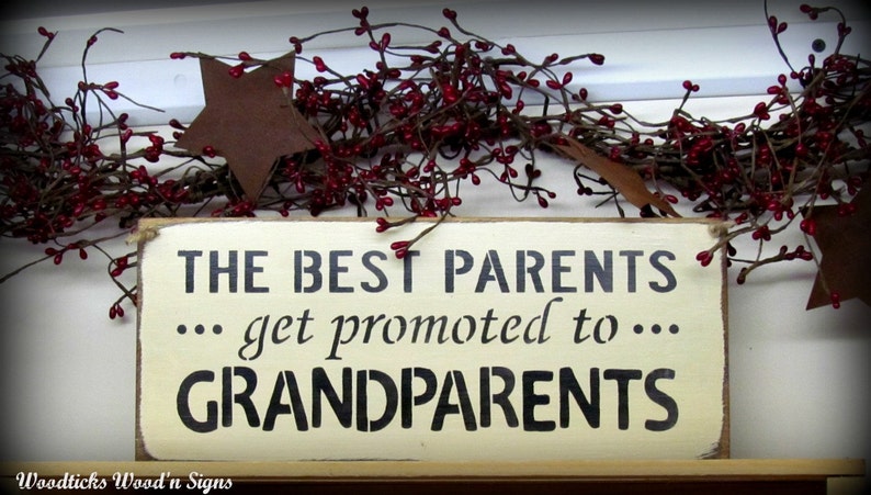 Gift for Grandparents, Wooden sign for Parents, Grandparents to Be, The Best Parents Get Promoted, Mother's Day, Expecting a Baby Gift 画像 2