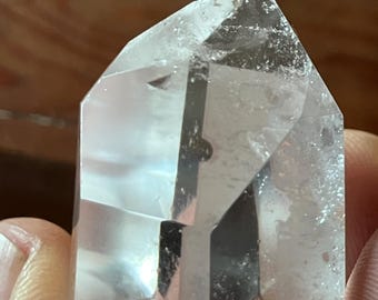 研磨済み透明水晶ポイント小型タワー