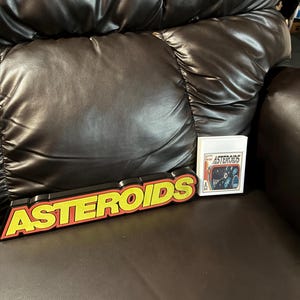 Atari 2600 Asteroids – Original Game with Custom 3D Printed Display Sign