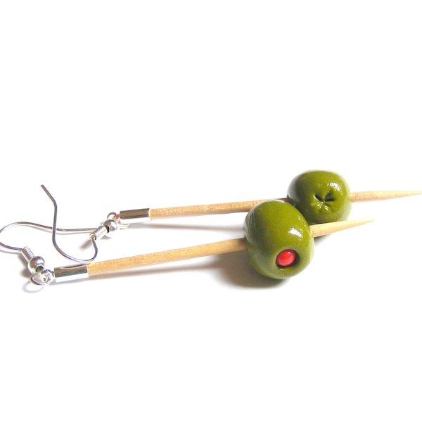 Bijoux culinaires, Boucles d'oreilles martini olive, Boucles d'oreilles martini, Nourriture miniature, Boucles d'oreilles olives farcies, Fait main, Mini cadeau nourriture avec breloque olive pour elle