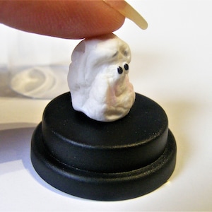 Gum Pet © Chewing gum, Bubblegum gift, Comedy gift, Novelty gift, Gift for him, Gift for her, Chewed gum, Desk top gift Funny gift Gum lover