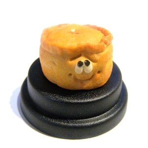 Pork Pie Pet © Meat Pie gift, Ham pie, Gift for him, Gift for her Pie lover, Novelty gift, Cute gift, Desk top gift Funny gift, Kawaii gift