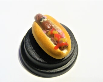 Hotdog Pet © Hot dog, Wiener, Frankfurter, gift for foodie, fast food gift, comedy gift, novelty gift, cute gift, desk top gift, Funny gift