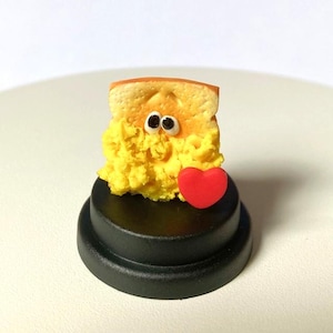 Mascota de huevo revuelto © Huevo sobre tostada, Huevo revuelto, Cumpleaños de mejores amigos Regalo de comedia Regalo novedoso Regalo para él Regalo para ella Regalo de escritorio Regalo divertido