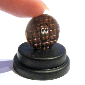 Digestive Biscuit Pet © Chocolate biscuit Biscuit lover Tea and biscuit Gift for him Gift for her Novelty Cute gift Desk top gift Funny gift