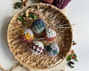 CROCHET PATTERN / Easy Crochet Bauble Pattern / Granny Stitch Bauble / Colourful Crochet Tree Decoration / PDF Pattern