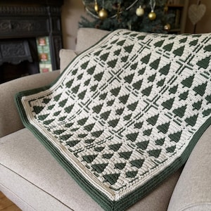 CROCHET PATTERN + VIDEO – Twinkling Trees Christmas Blanket – Overlay Mosaic Afghan pdf, Festive Throw Pattern, Holiday Home Décor image 14