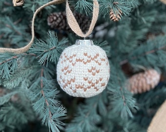 CROCHET PATTERN / Crochet Christmas Bauble Decoration / Criss Cross Bauble - PDF Crochet Pattern