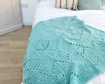 CROCHET PATTERN/Solid Granny Square Blanket - Criss Cross Crochet Blanket Pattern - PDF Crochet Pattern