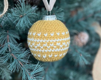 CROCHET PATTERN / Crochet Christmas Bauble Decoration / Spots and Stripes Bauble - PDF Crochet Pattern