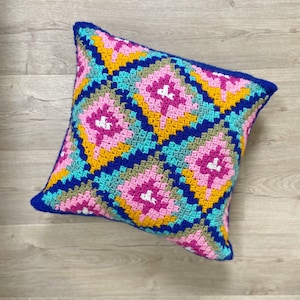 CROCHET PATTERN / Crochet C2C Pillow Pattern/ C2C Pillow Pattern/ Colourful Crochet Cushion / Bargello Crochet Pattern/