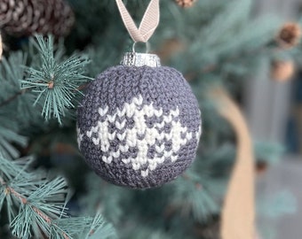 CROCHET PATTERN / Crochet Christmas Bauble Decoration / Snowflake Bauble - PDF Crochet Pattern