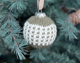 CROCHET PATTERN / Crochet Christmas Bauble Decoration / Checkerboard Bauble - PDF Crochet Pattern