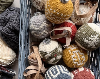 CROCHET PATTERN & VIDEO/ Christmas Crochet Bauble Pattern Collection / 21 festive crochet tree decoration patterns Pdf Ebook