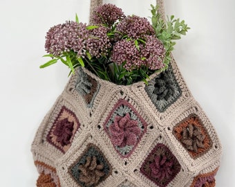 CROCHET PATTERN & VIDEO/ Granny Square Bag Crochet Pattern / Flower Crochet Bag / Easy Tote or Crossbody Bag Pdf